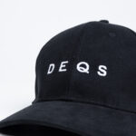 Czapka z daszkiem DEQS – klasyczny streetwearowy akcent
