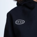 Gładka bluza DEQS z logotypem – styl casual i sportowy